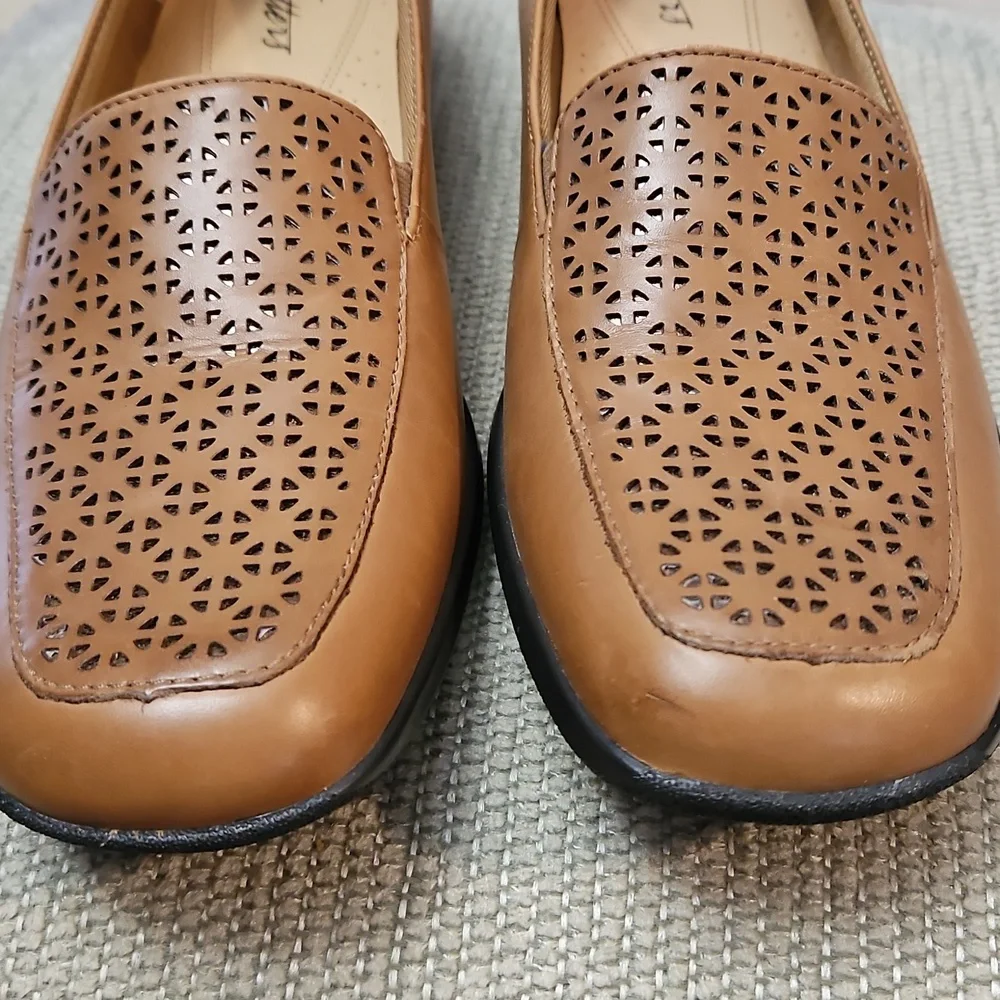 Trotters Jenn Laser Loafers Women's Size 12N EUC